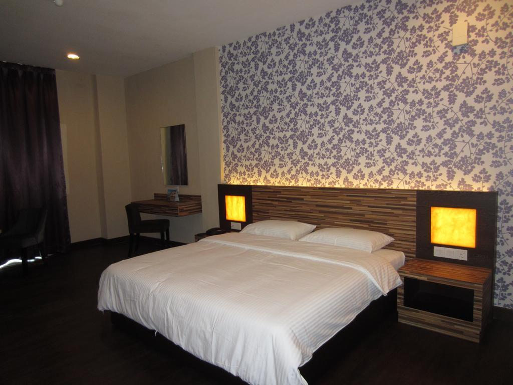 Waterfront Boutique Hotel Петалинг Джая Стая снимка