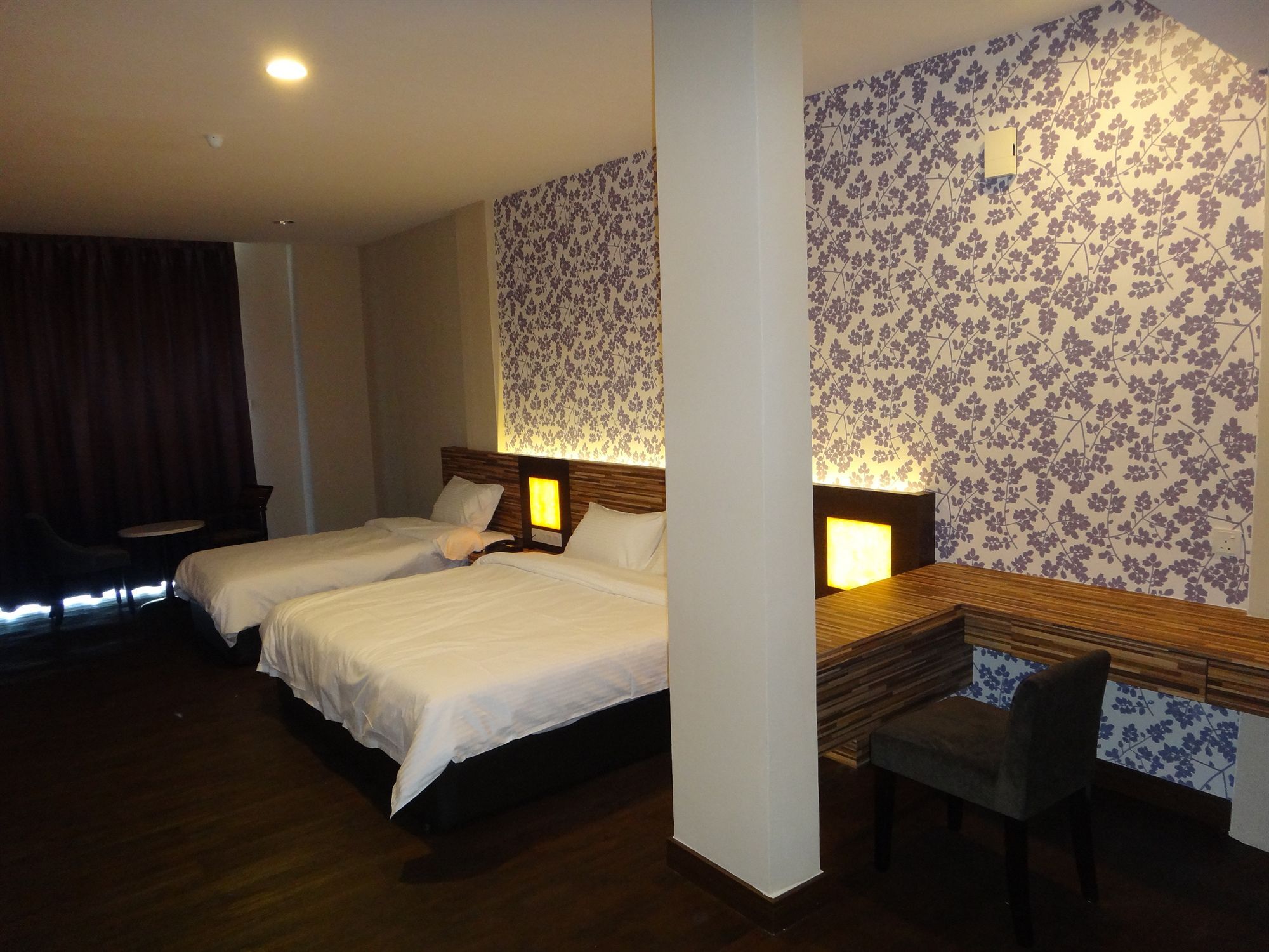 Waterfront Boutique Hotel Петалинг Джая Екстериор снимка